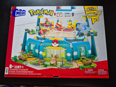 Mega Construx Pokémon Training Stadium - 1107 Teile - Neu & Sealed - Box Wear