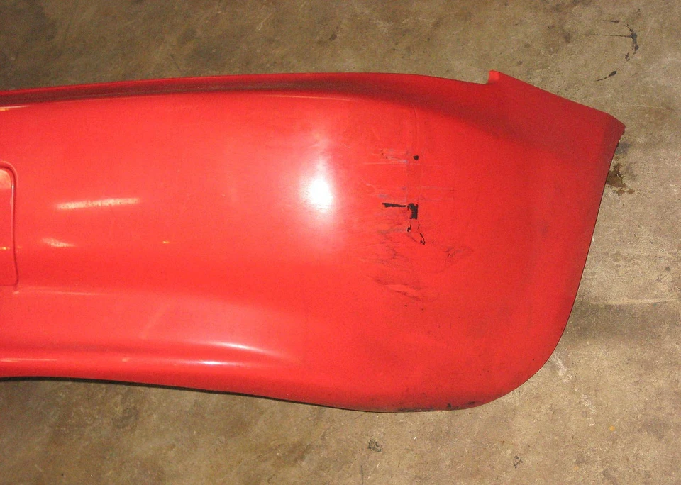 Cubierta de parachoques trasero BMW Z3 roja 1996 1997 1998 Z3 1,9 L Roadster OEM USADA Foto 2 de 4