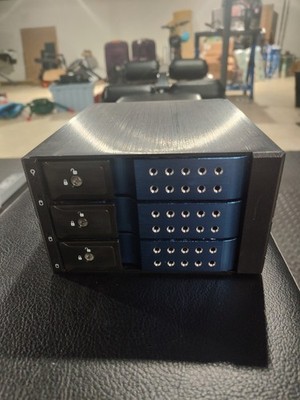 istarUSA B-230 SS V 1.1 3-in-2 3 bay trayless 3.5'' SATA hot swap cage