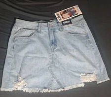 Rewash Women's Light Wash Distressed Blue Denim Mini Skirt Size 11 NWT 33+ Waist