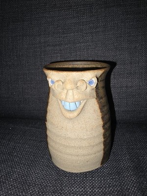 Muggins Pottery Ugly Face Becher | Okt 1979 | Handmade English Stoneware
