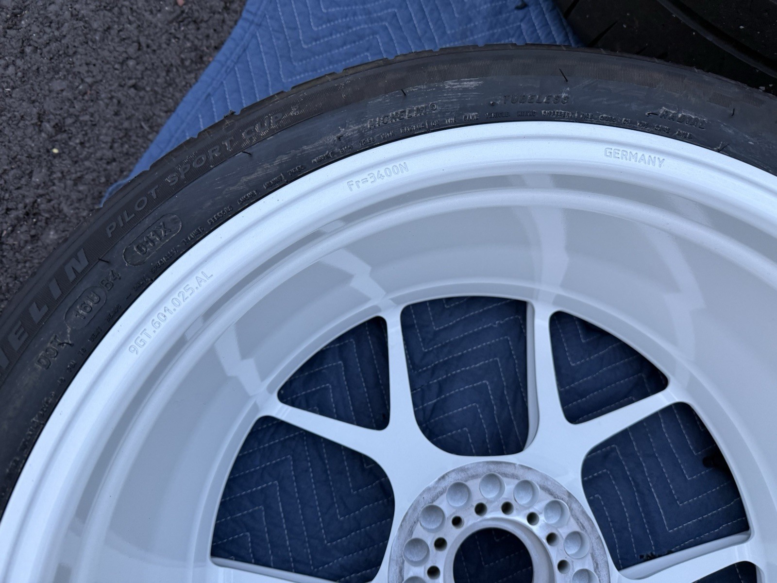 20/21 Factory Porsche 911 GT3RS 992 9GT601025AL 9GT601025AM Rims With TPMS Tires