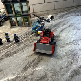 LEGO CITY: Bulldozer Break-in (60140)