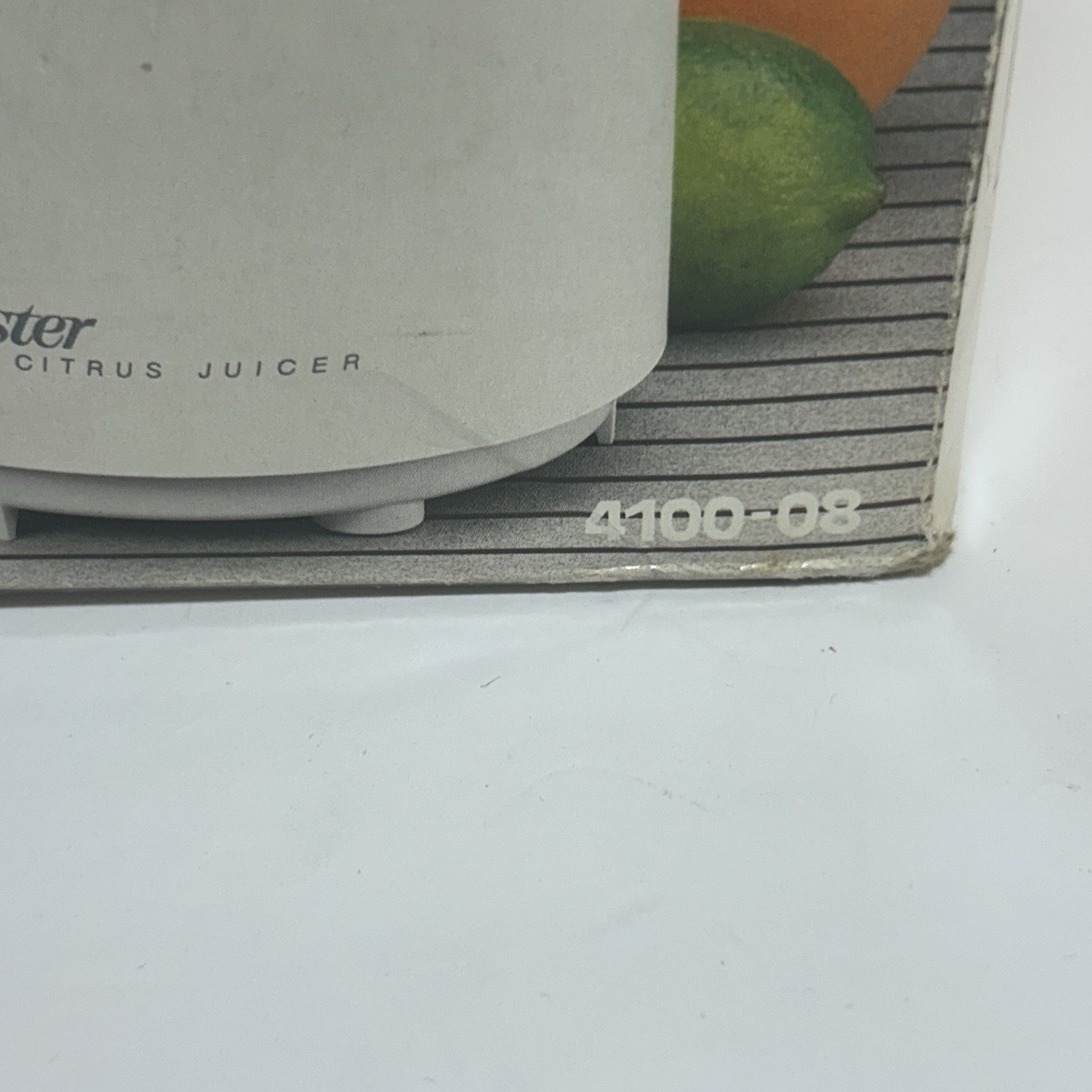 Vintage Oster Automatic Electric Citrus Juicer 20-oz Model 4100-08