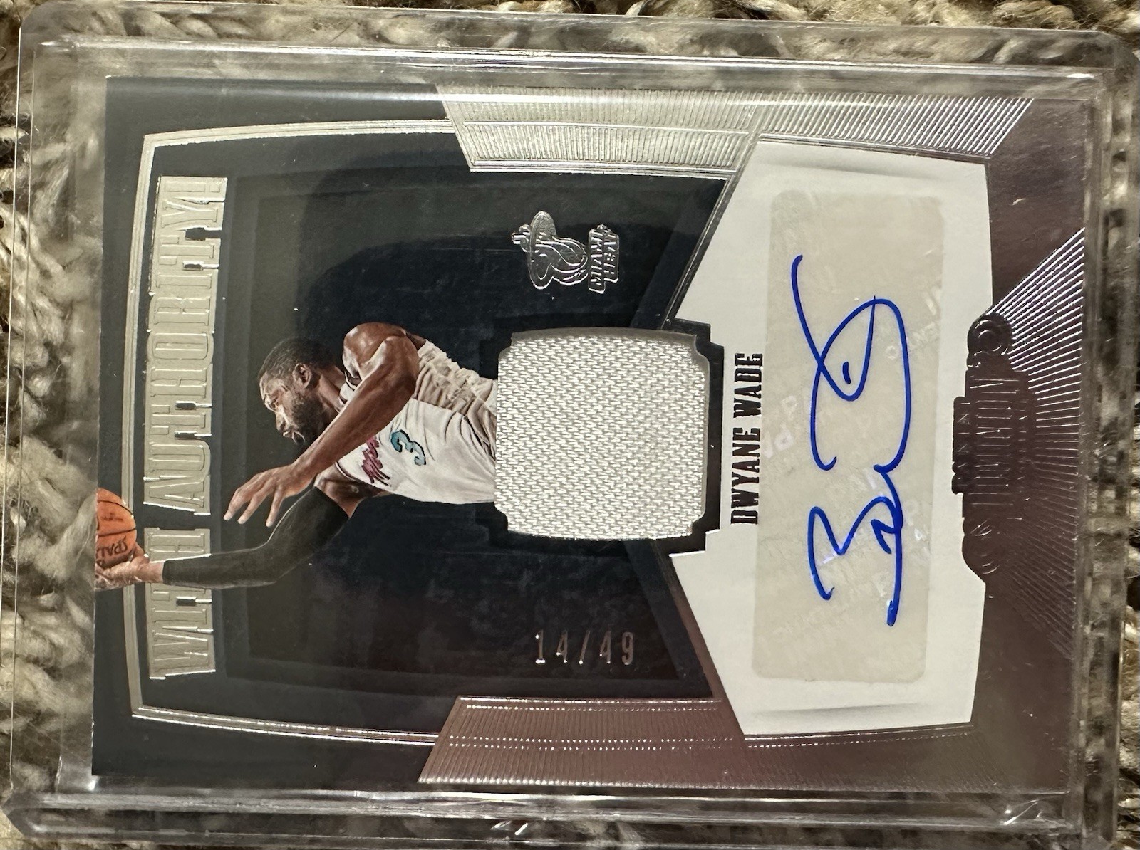 2018-19 Dominion Basketball Dwyane Wade Game Used Jersey Relic Auto #14/49 Heat view 2