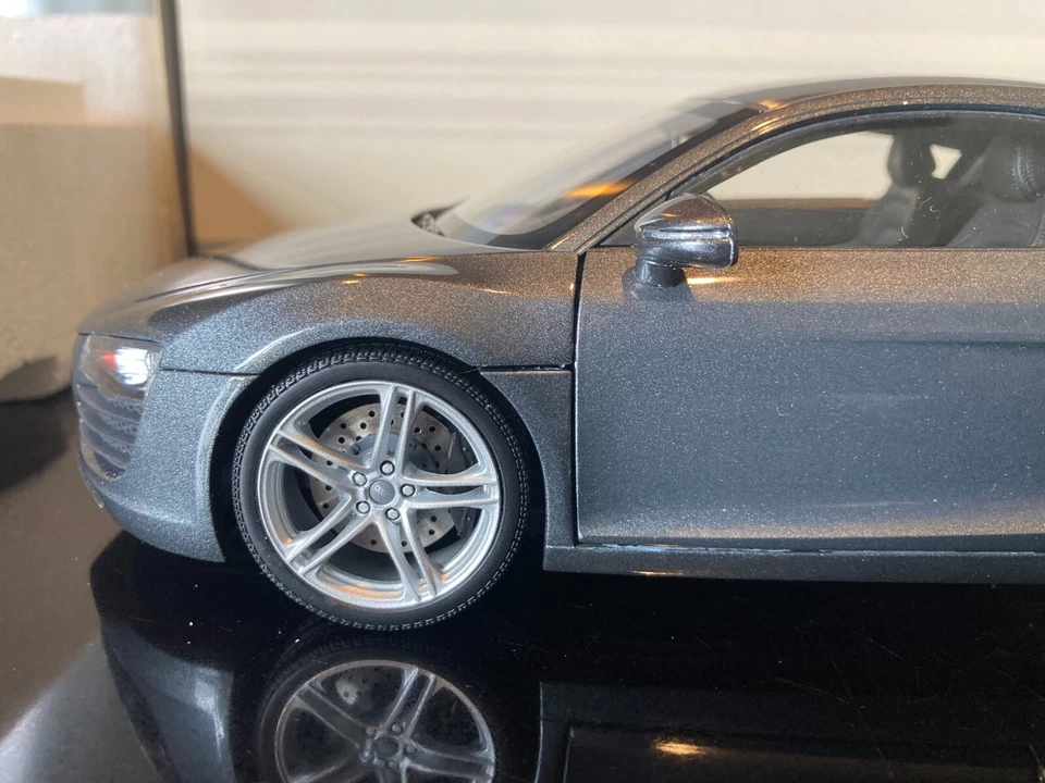 AUDI R8 4.2 FSI V8 2007 DAYTONAGRAU DAYTONA GREY 1/18 KYOSHO - Photo 3/4