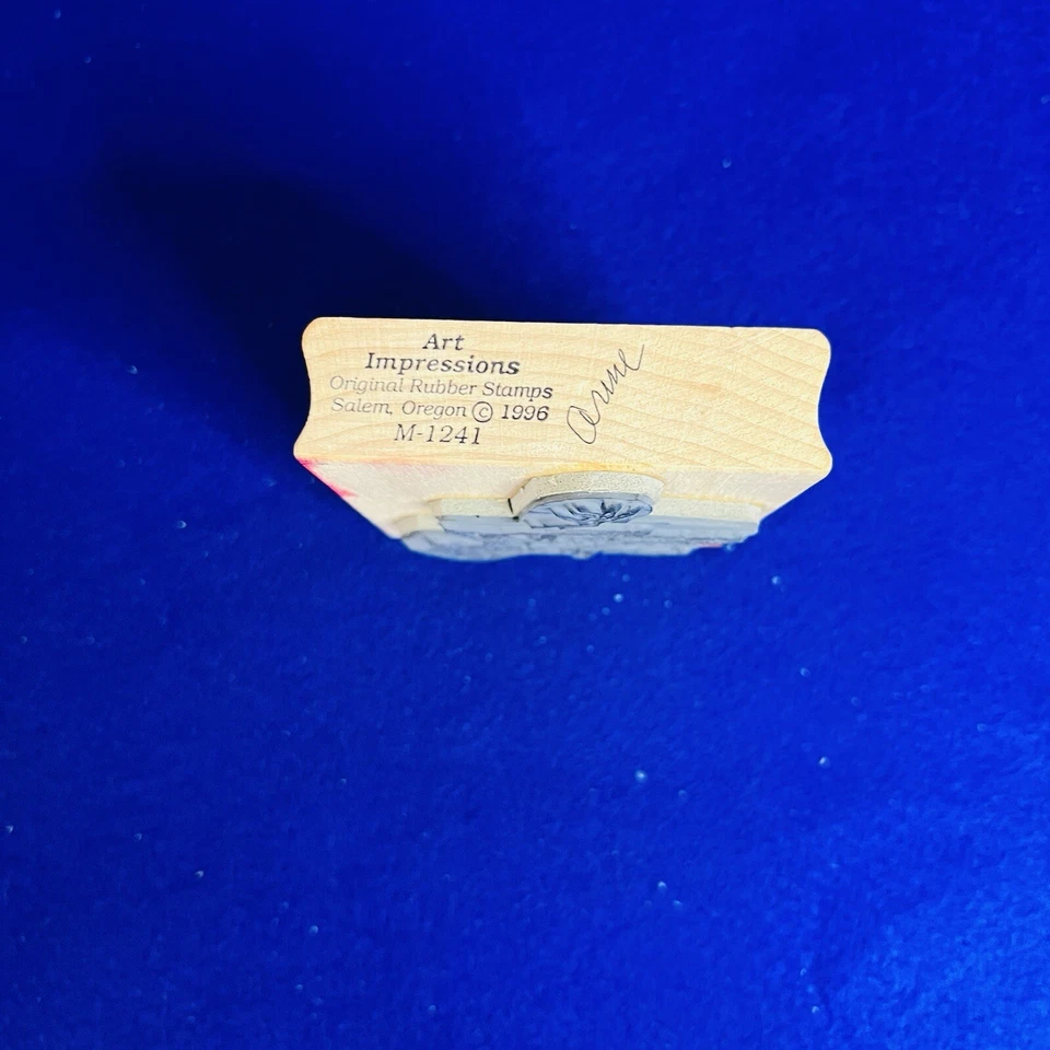 Винтажный резиновый деревянный штамп Older Woman In Lawn Chair от Art Impressions - Изображение 4 из 4