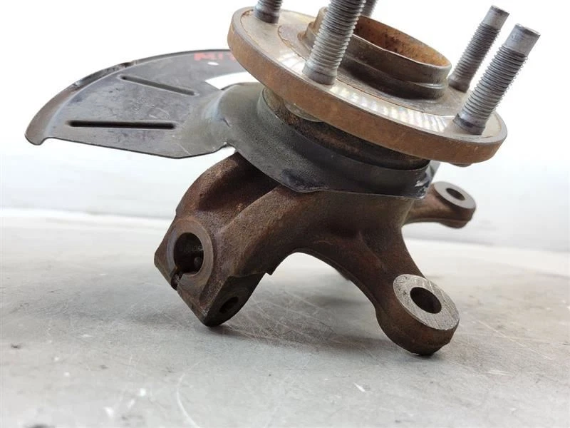 Mazda Tribute 2005-2012 pasajero delantero husillo derecho buje nudillo  Foto 4 de 4