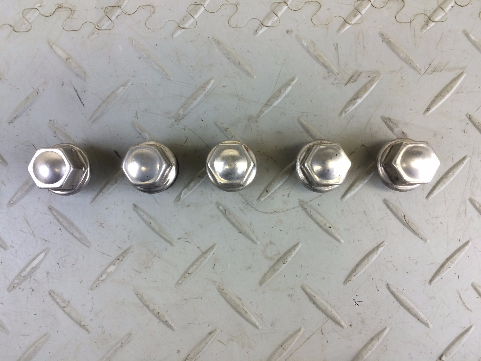 Jaguar XJS XJ6 XJ XJ40 XK8 Wheel Nut Lug Bolt Stud Hub Kit Car XJR