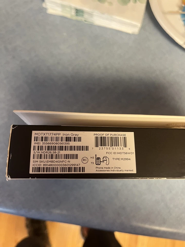 NEW IN Box Motorola Moto E Plus XT1774 - 16GB - IRon Gray Verizon) Smartphone - Image 3 of 4