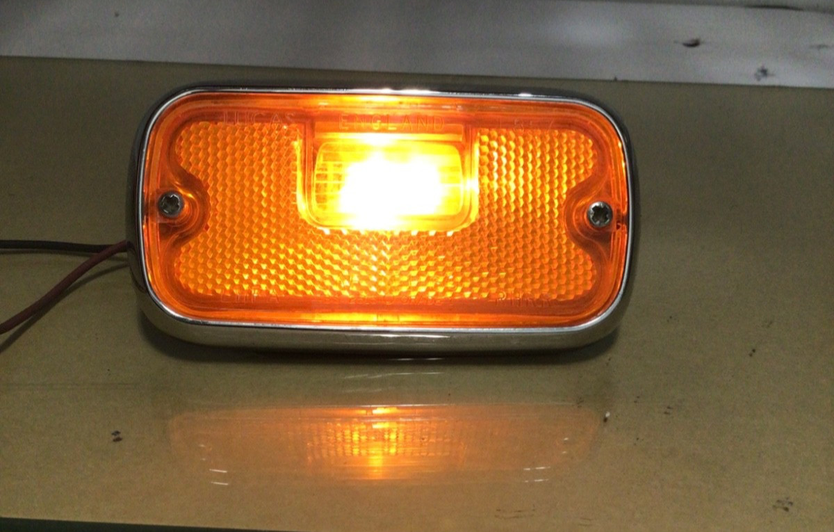 1966 - 1980 Rolls Royce Silver Shadow Wraith II Front Left  Marker Light “Tested