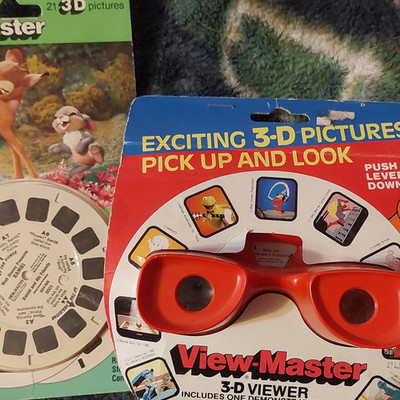 View-Master 3D Viewer w/ Reels Walt Disney Character Family Vintage 1982