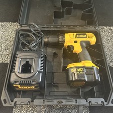 Dewalt DC728 1/2  Cordless Drill/Driver Set Used With Case Charger Battery