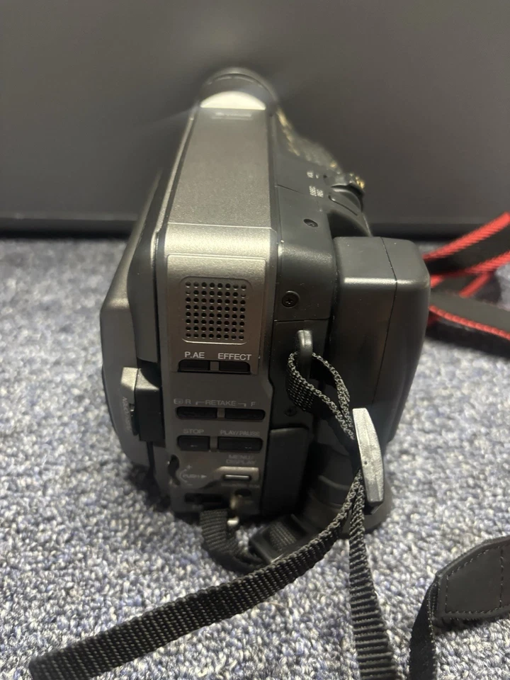 JVC GR-SXM527U Compact SVHS-C Video Camcorder Tested - Image 4 of 4