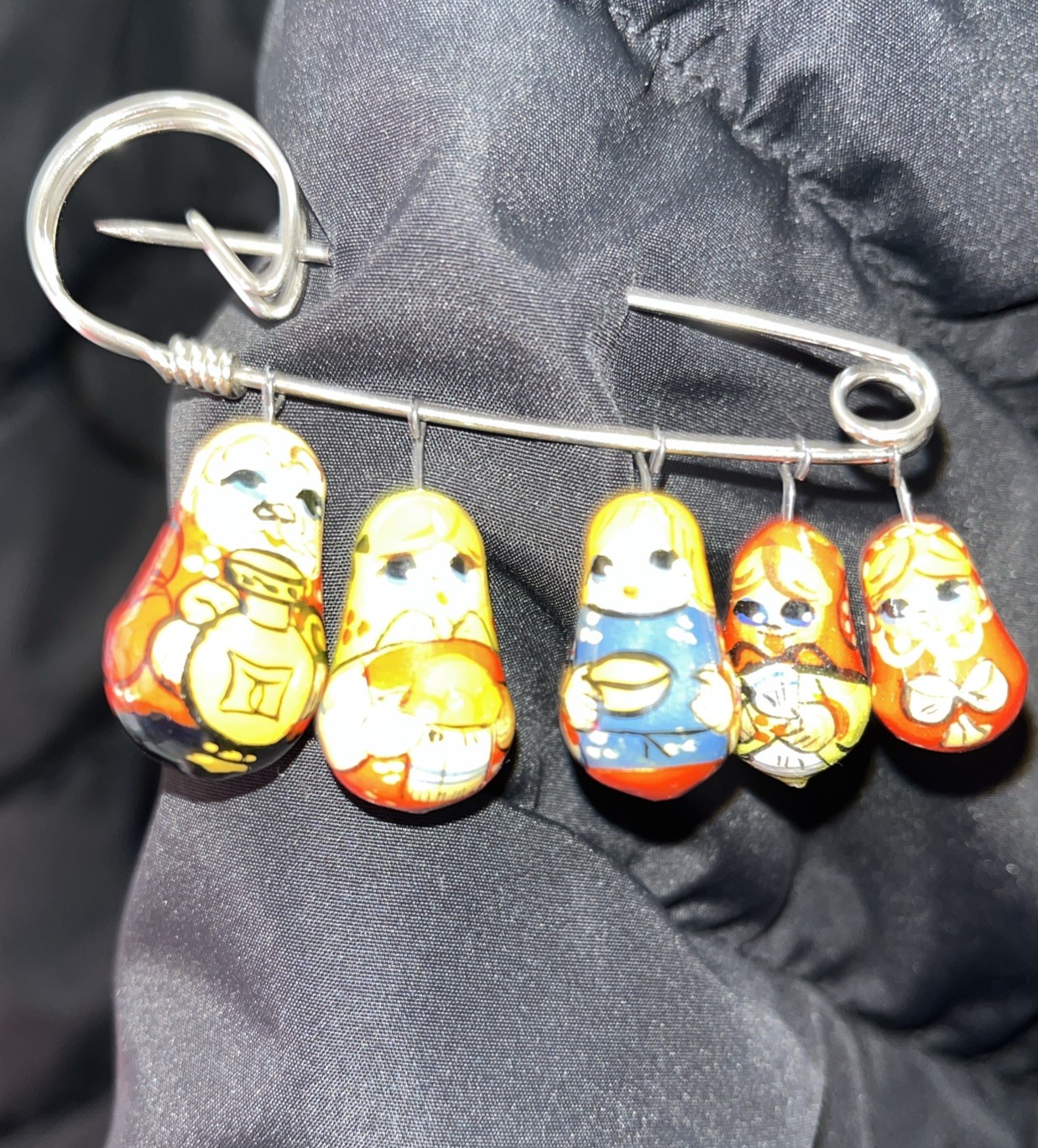 Vtg Hand-Painted Matryoshka Doll Brooch Pin Russian Nesting Dolls Family