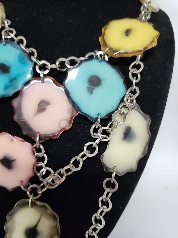 Collar Boho Multicolor Estilo Ágata Rebanada de Resina Distintivo Grueso Cadena de Plata Foto 4 de 4