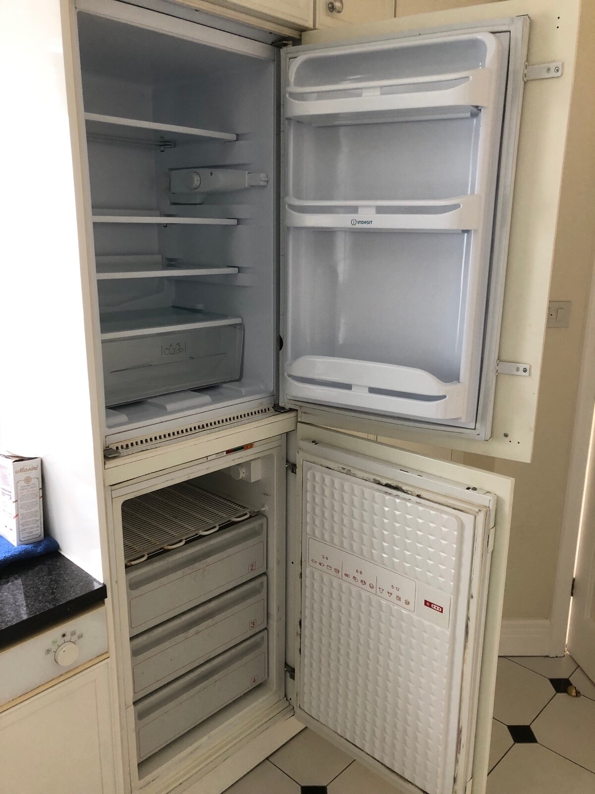 Used white kitchen units with some appliances DISMANTLE/COLLECT by