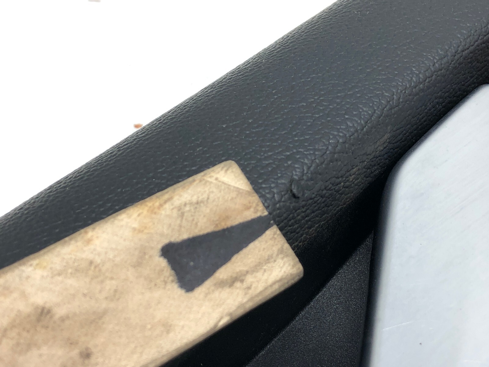 2017-2020 MASERATI LEVANTE LEFT DRIVER FRONT INTERIOR DOOR PANEL OEM CUOIO BROWN