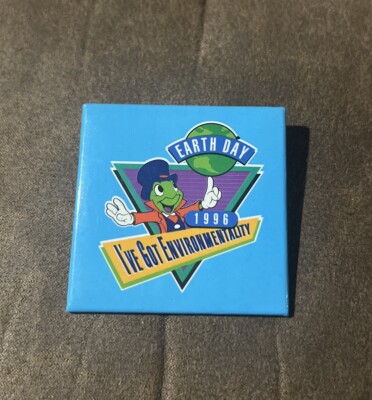 DISNEY JIMINY CRICKET ENVIROMENTALITY EARTH DAY 1996 SQUARE PIN BACK BUTTON