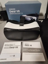 Samsung SM-R322NZWAXAR Gear VR Headset - Frost White
