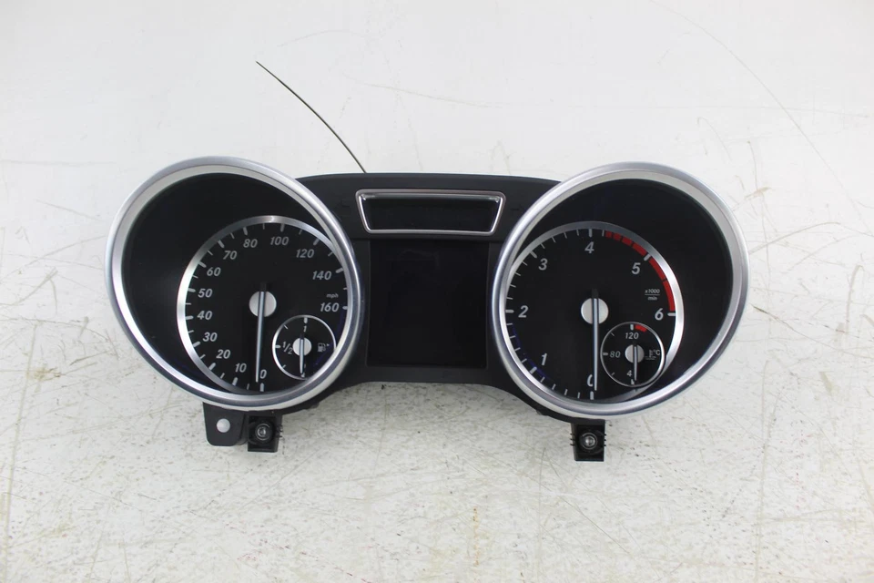 Medidor de velocímetro usado se adapta a: Mercedes-benz Mercedes clase gl 166 2015 tipo GL350 Foto 4 de 4