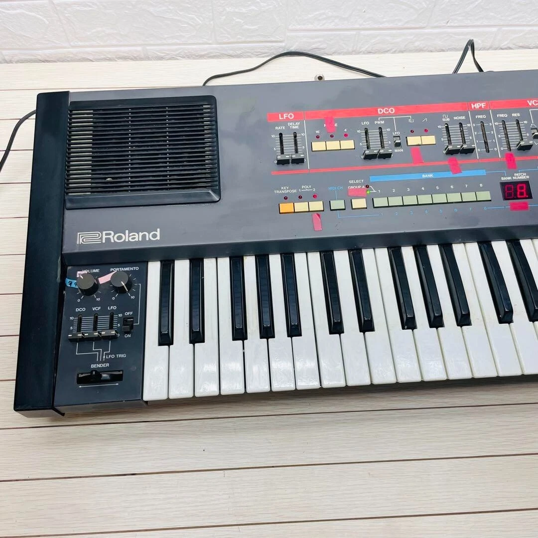 Roland JUNO-106S 61-Keys Programmable Polyphonic Synthesizer Free