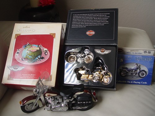 LOT HALLMARK ORNAMENTS 100th Anniversary Harley-Davidson MEMORABILIA - Picture 8 of 10