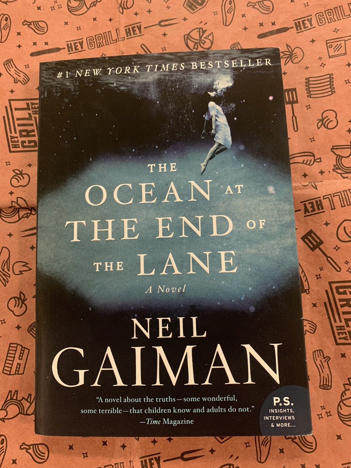 The Ocean at the End of the Lane: A Novel by Neil Gaiman (softcover)