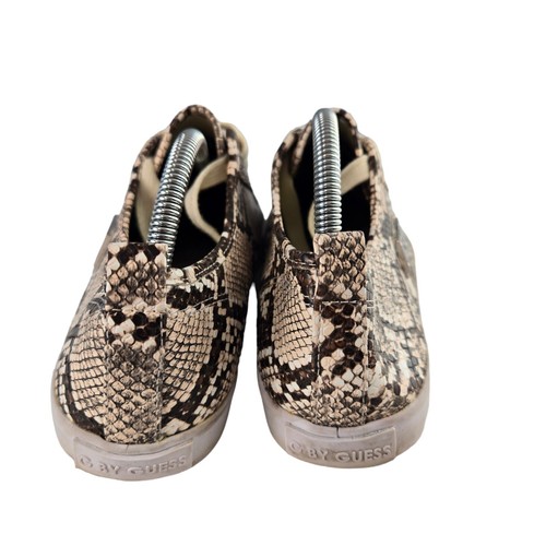 Zapatilla deportiva G By Guess para mujer 9,5 M marrón y blanco imitación piel de serpiente parte inferior de moda - Imagen 4 de 9