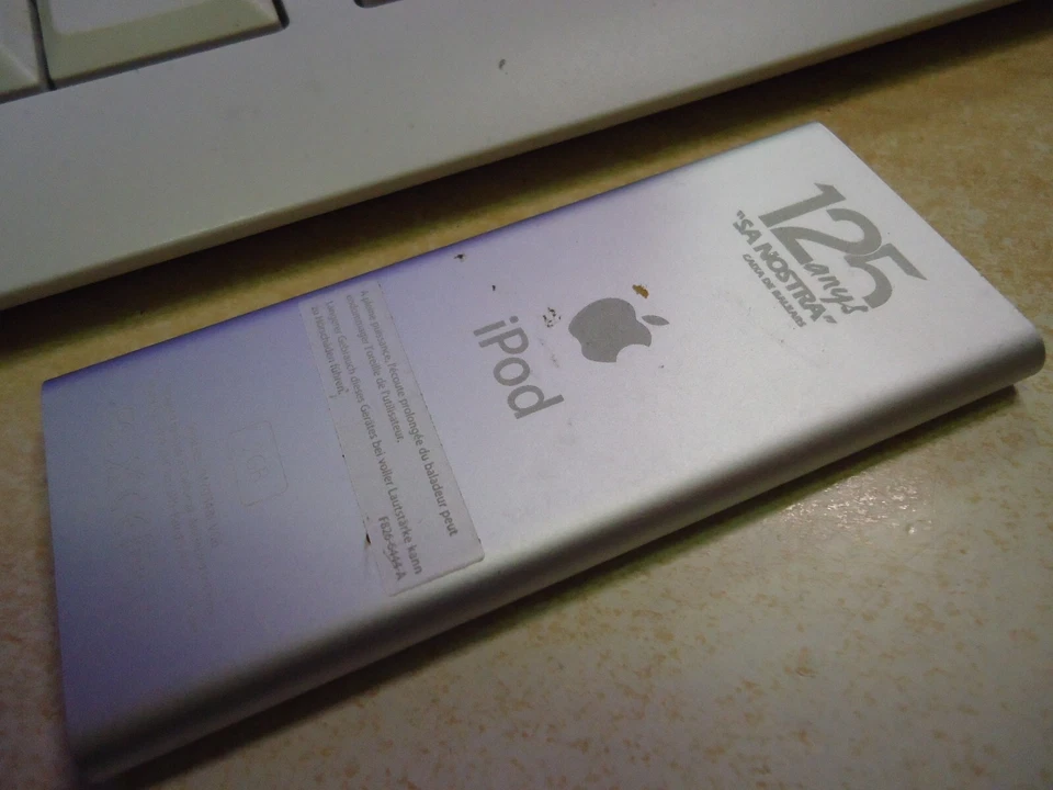 Apple iPod Nano 2nd Generation 2GB bateria mal recambios España - Imagen 4 de 4