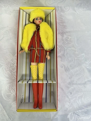 Twist 'n Turn Barbie 1967 Doll and Fashion Reproduction 1997 Mattel 18941