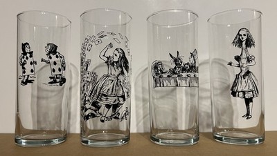 FISHS EDDY of NY  Alice in Wonderland  complete set Libby Zombie 4-10 oz glasses