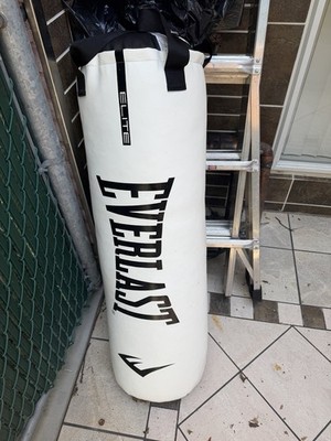 Everlast P00001218 Nevatear Heavy Punching Bag - 100lbs