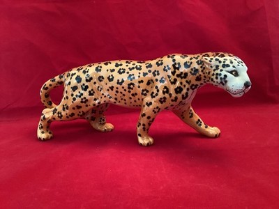 Beswick Vintage Large Leopard Gloss Designed by Arthur Gredington No. 1082