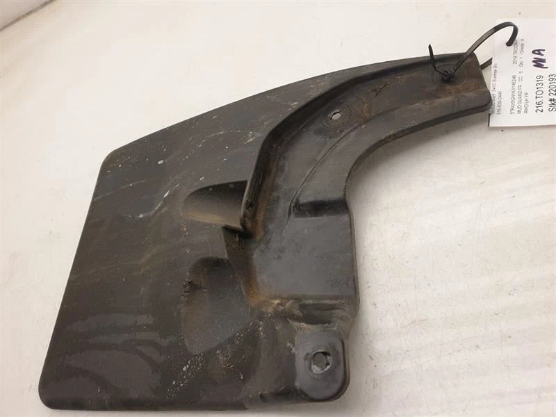 Toyota Tacoma SR5 2019 doble cabina lado del conductor guardabarros delantero  Foto 2 de 4