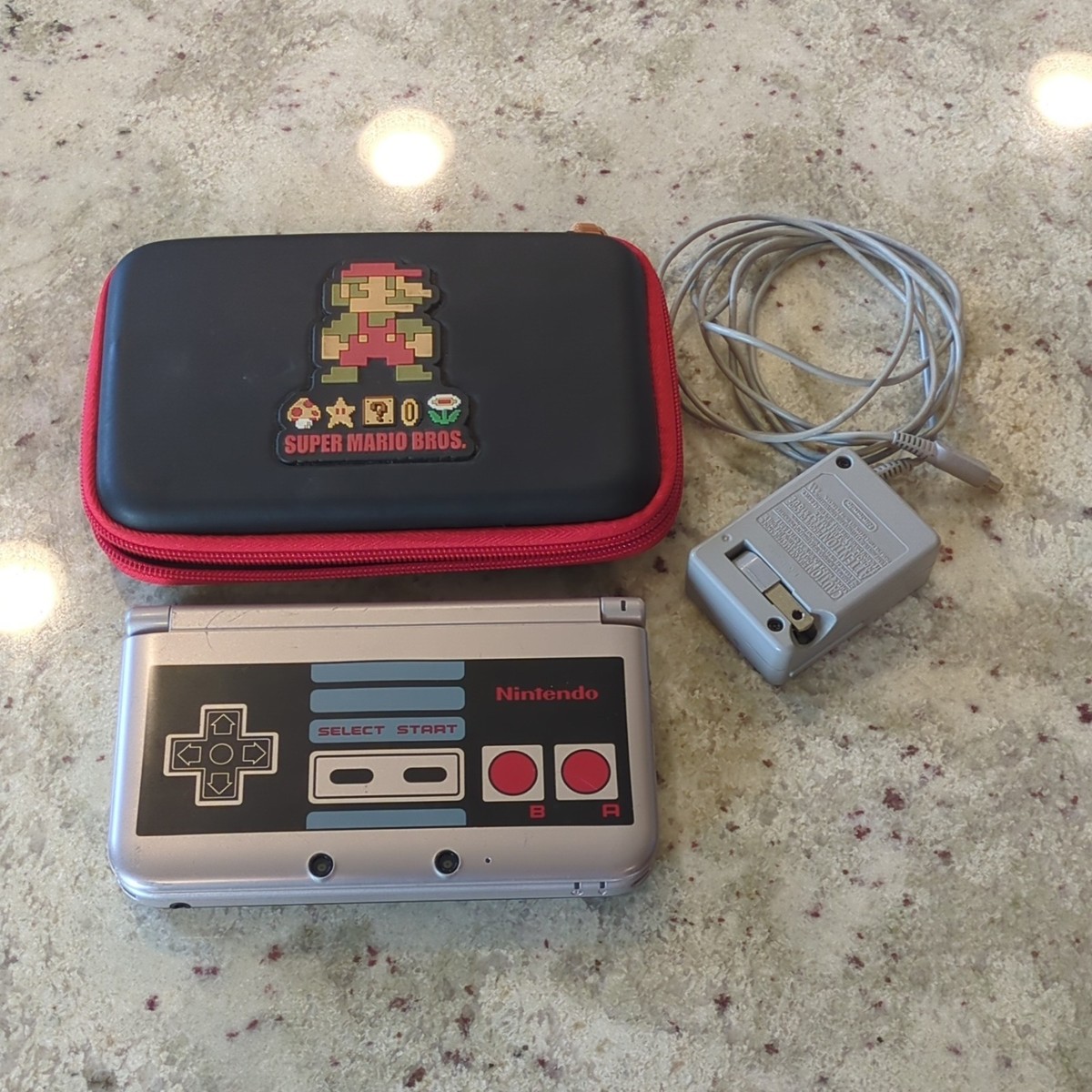 Nintendo 3DS XL NES Edition Silver/Black/Red w/ Super Mario Bros