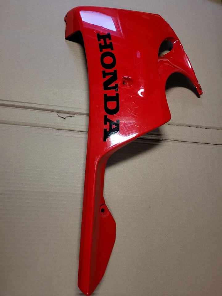 honda cbr900rr lower side cowl, left 64470-MASA-0000 - Image 4 of 4