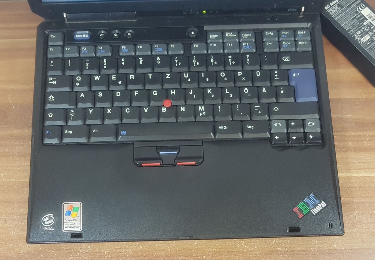 IBM Thinkpad R40e Intel 2,4GHz 512MB/30GB ATi IGP 330M DVD USB