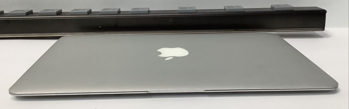 Apple MacBook Air A1465 猛暑日セール Apple MacBook Air A1465 猛暑日セール A1465 MJVM2LL/A* 11