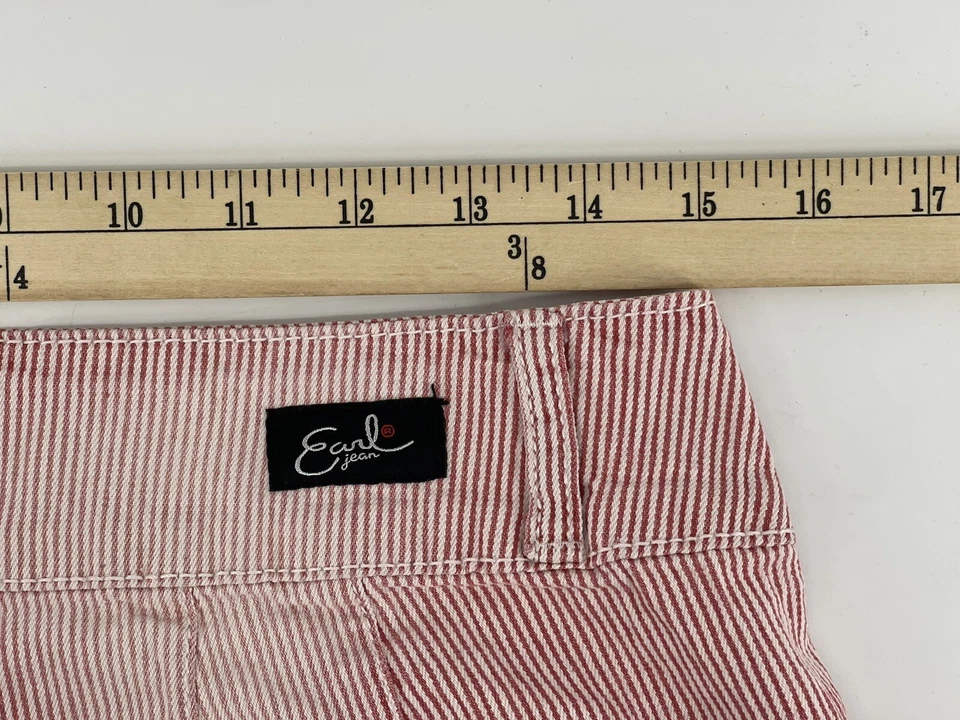 Shorts jeans feminino Earl tamanho 8 listras brancas rosa cintura baixa 4” costura interna 30” cintura - Imagem 4 de 4