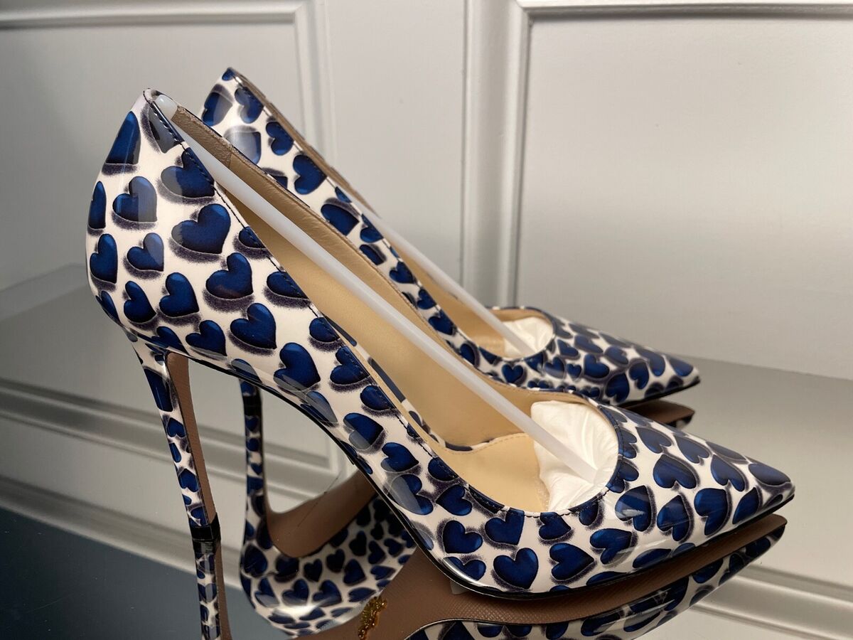 Prada Vernice Cuore Patent Leather Pointed Toe Hearts Heel Prada Vernice Cuore Patent Leather Pointed Toe Hearts Heel