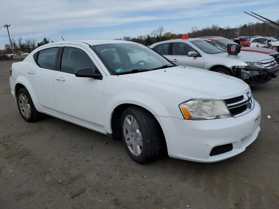 Used Right Headlight Assembly fits: 2013 Dodge Avenger chrome accent headlamps R Foto 4 de 4