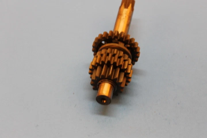 NOS YAMAHA 1969 L5T TRANSMISSION MAIN AXLE ASSEMBLY PART# 234-17401-00-00 - Image 3 of 4