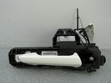 2015 MERCEDES GLA220D X156 AMG FRONT DRIVER SIDE EXTERIOR DOOR HANDLE WHITE 650