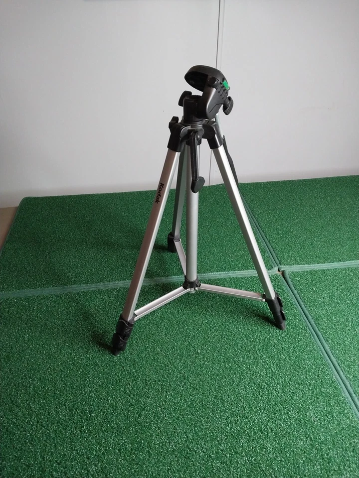 Kodak 19-52" Super Control Ultralight Tripod w/3-Way Head & Bubble Level - Image 4 of 4