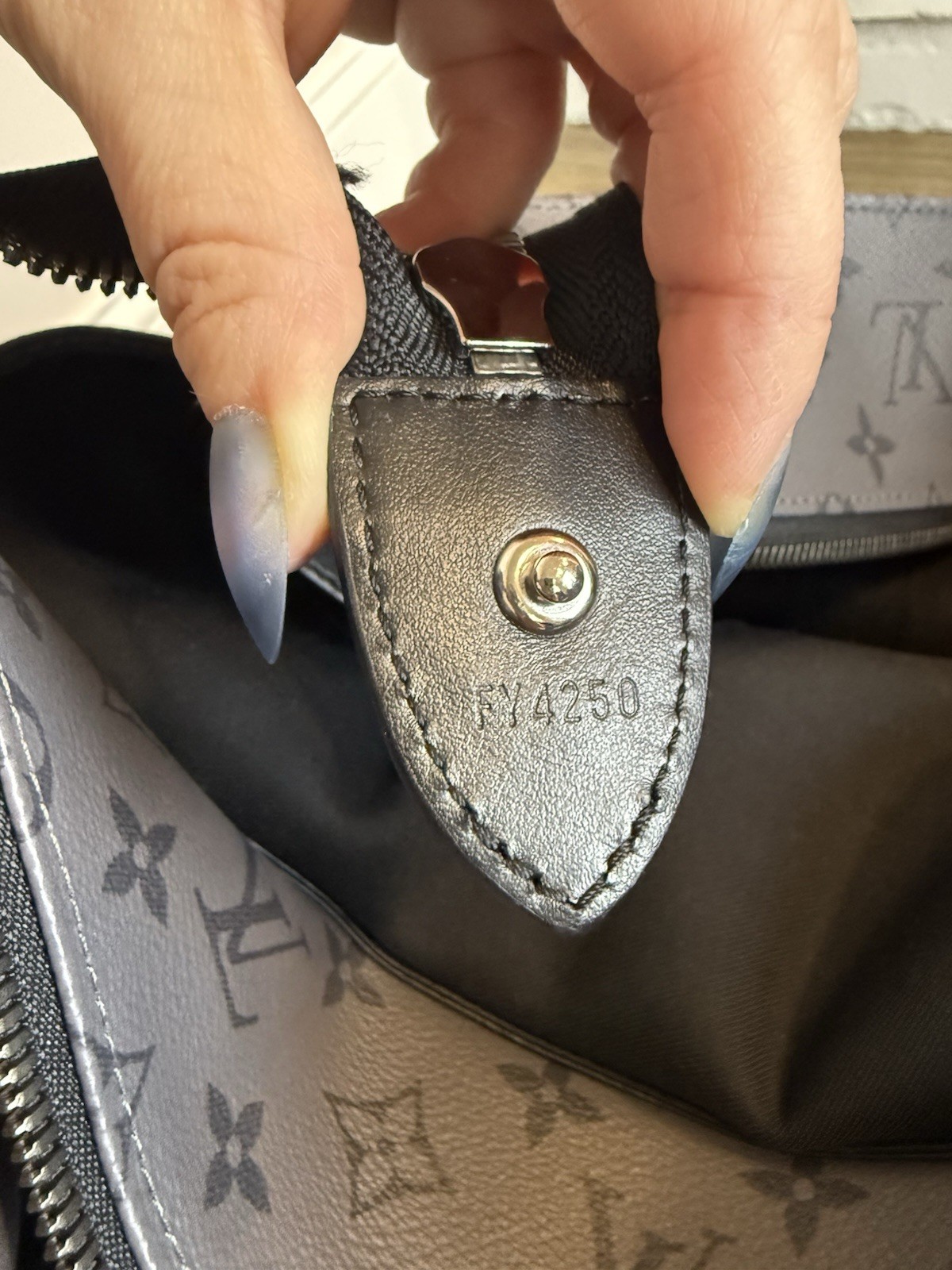 Authentic LOUIS VUITTON Monogram Eclipse Cabas Zi… - image 5