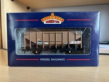 Bachmann OO gauge 33-125B, 35T Bulk Grain Wagon ‘BRT’, NEW !