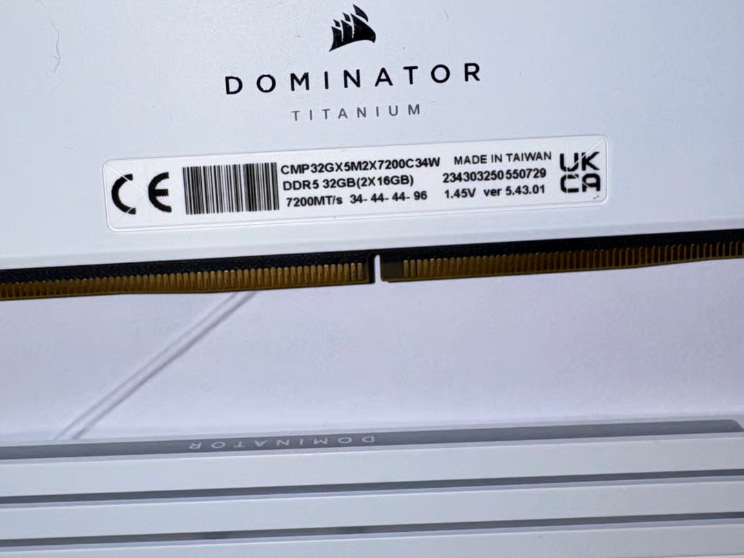 Corsair Dominator Titanium 32GB DDR5 7200MT/s White Premium Memory