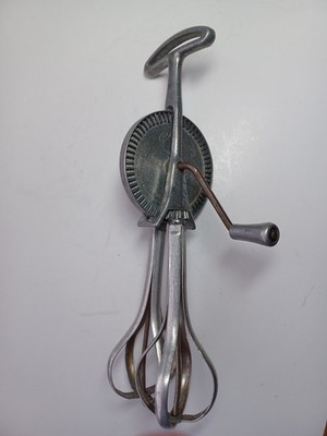 Egg Beater Vintage Instant Whip Made. 1 1  Inchres Long USA