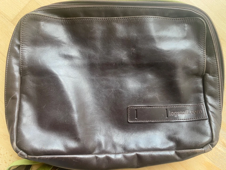 LOGSTOFF Messenger Ledertasche braun / grün – gebraucht – 35 x 26 x 8 cm - Bild 2 von 4